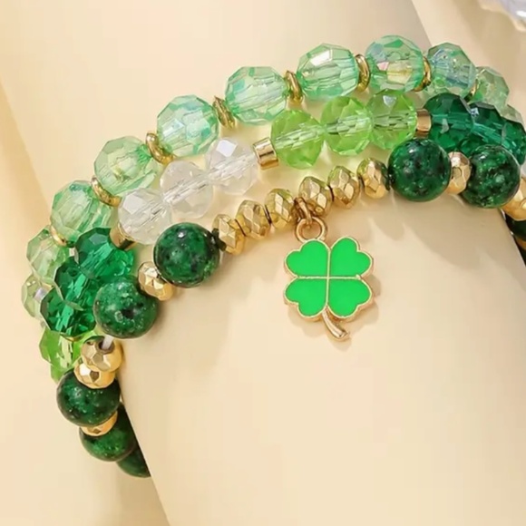 St. Patricks' Day 3pcs Handcrafted Resin Bead Bracelet Set - Stretchable - NWT - Picture 2 of 5